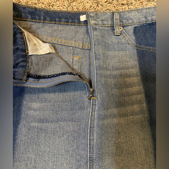 Women’s Forever 21 Denim Mini Jean Skirt Size Medium - Picture 3 of 6